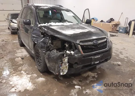 2017 Subaru Forester 2.5I Premium z USA, uszkodzony, nr VIN JF2SJADC0HH517460